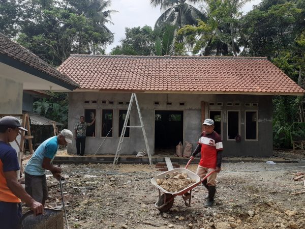 Pembangunan Ruang Kantor Desa Kondangjajar hampir selesai…